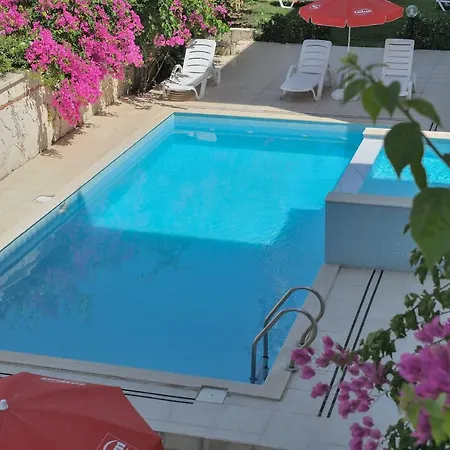 Jasmine Garden Apartment *